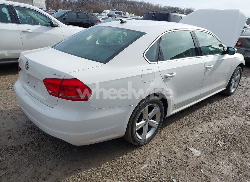 Photo 4 of 2014 Volkswagen Passat 1.8T SE (VIN 1VWBT7A38EC118687)
