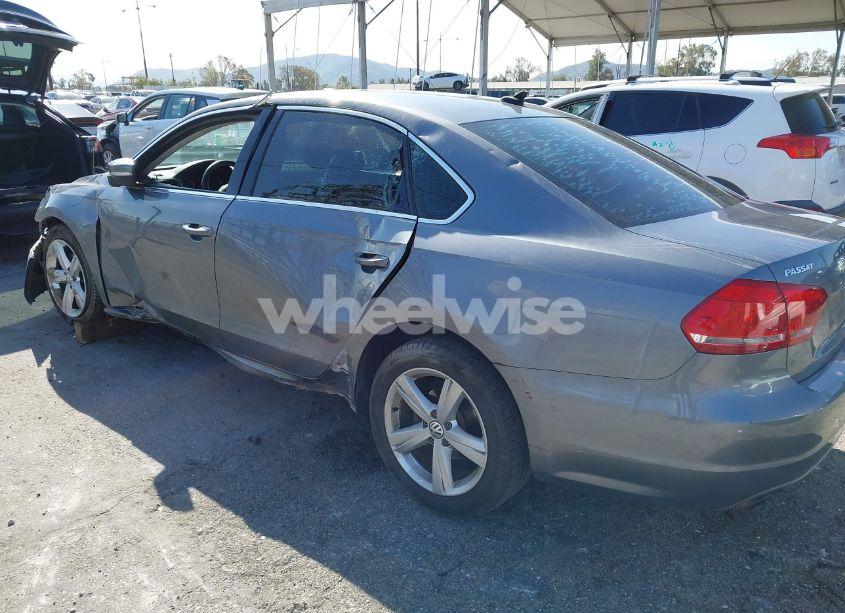 Photo 3 of 2015 Volkswagen Passat 1.8T SE (VIN 1VWBT7A38FC018848)