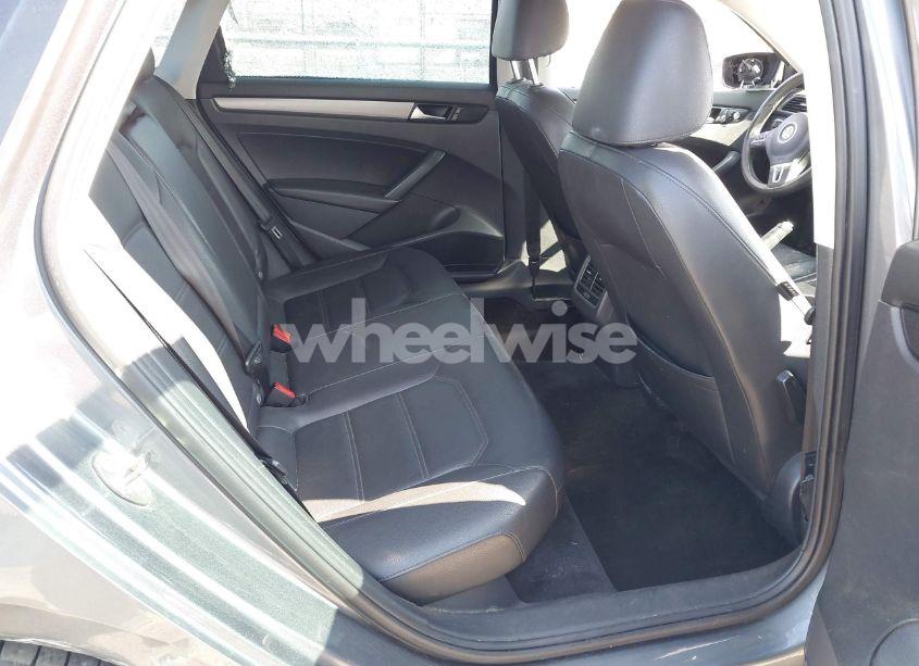 Photo 8 of 2015 Volkswagen Passat 1.8T SE (VIN 1VWBT7A38FC018848)