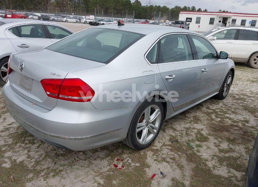 Photo 4 of 2015 Volkswagen Passat 1.8T SE (VIN 1VWBT7A38FC019255)