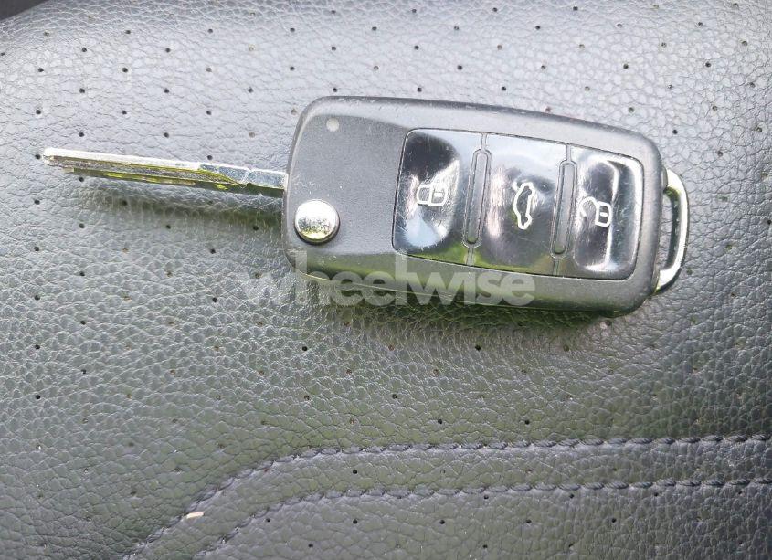 Photo 11 of 2016 Volkswagen Passat 1.8T SE (VIN 1VWBT7A38GC009794)