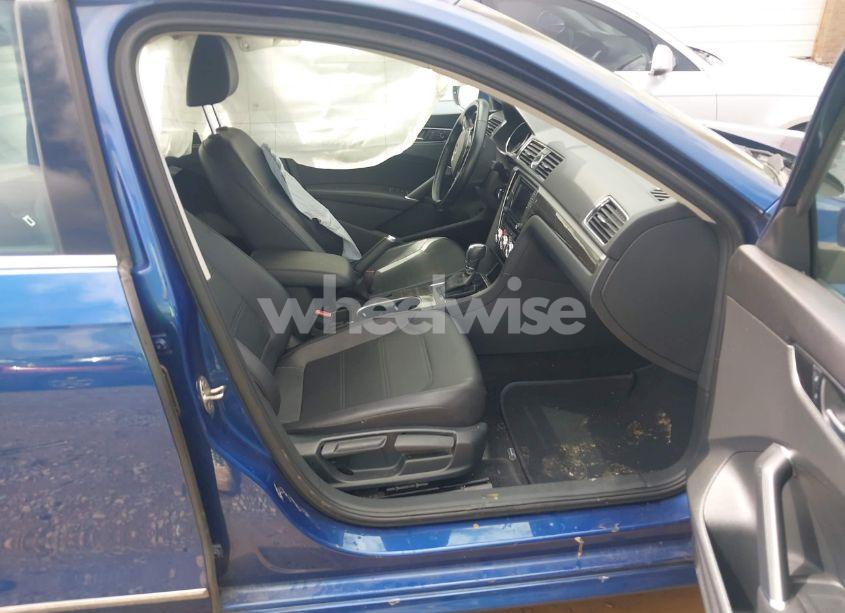 Photo 5 of 2016 Volkswagen Passat 1.8T SE (VIN 1VWBT7A38GC009794)