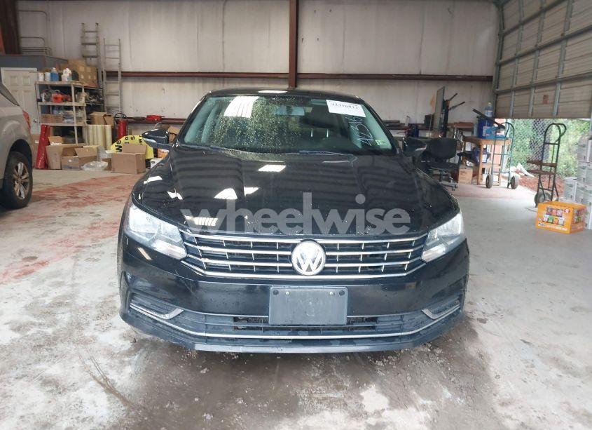 Photo 12 of 2016 Volkswagen Passat 1.8T SE (VIN 1VWBT7A38GC010301)