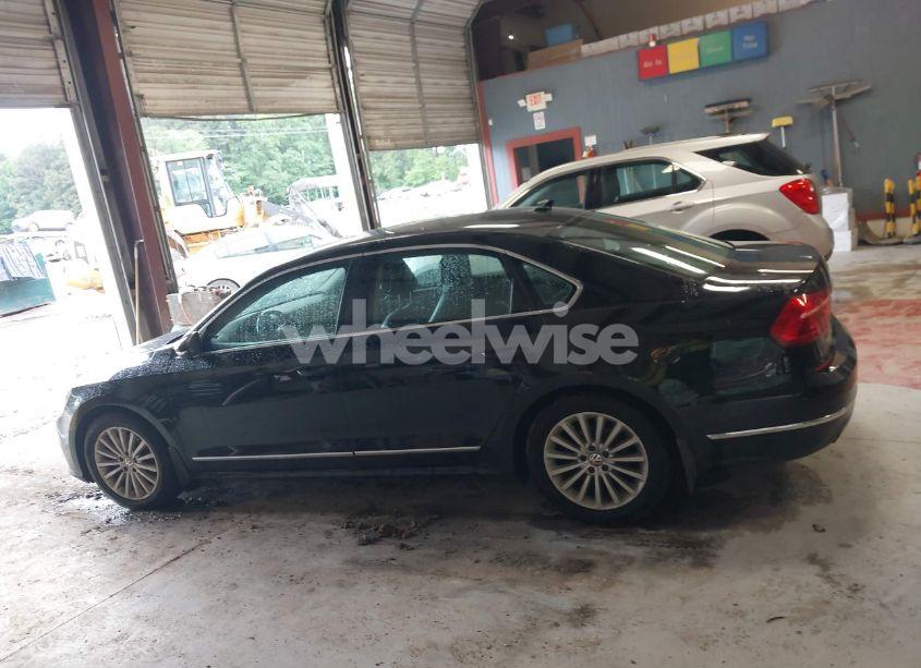 Photo 14 of 2016 Volkswagen Passat 1.8T SE (VIN 1VWBT7A38GC010301)