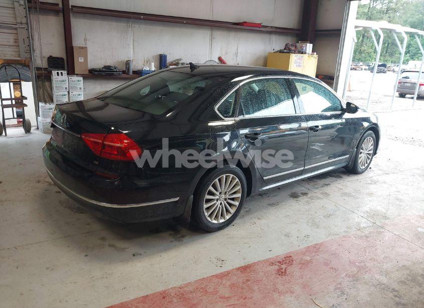 Photo 4 of 2016 Volkswagen Passat 1.8T SE (VIN 1VWBT7A38GC010301)