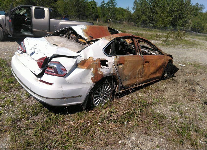 Photo 4 of 2016 Volkswagen Passat 1.8T SE (VIN 1VWBT7A38GC069770)