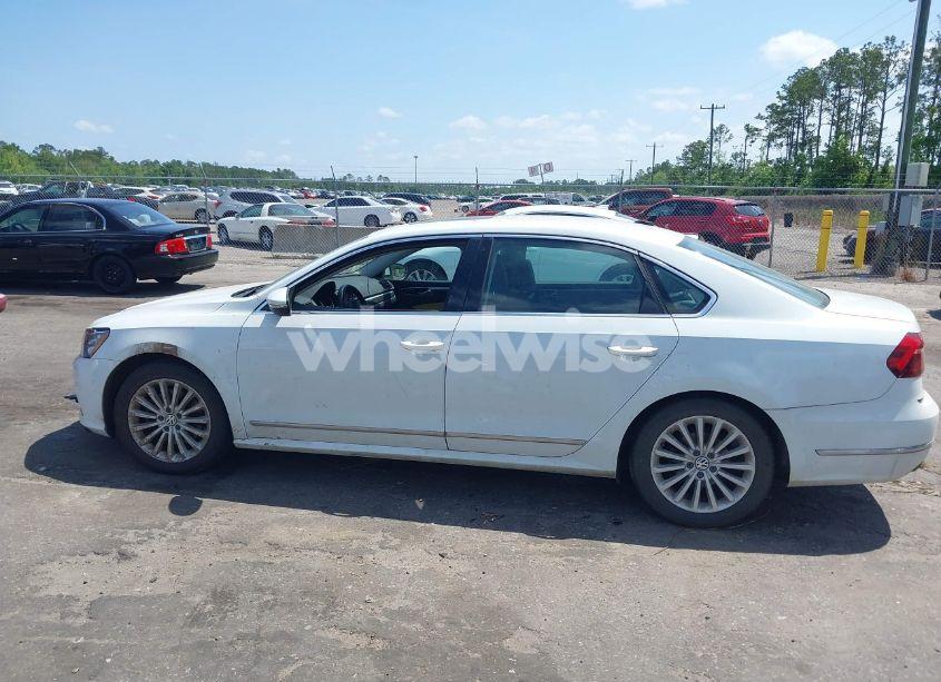 Photo 14 of 2017 Volkswagen Passat 1.8T SE (VIN 1VWBT7A38HC019341)