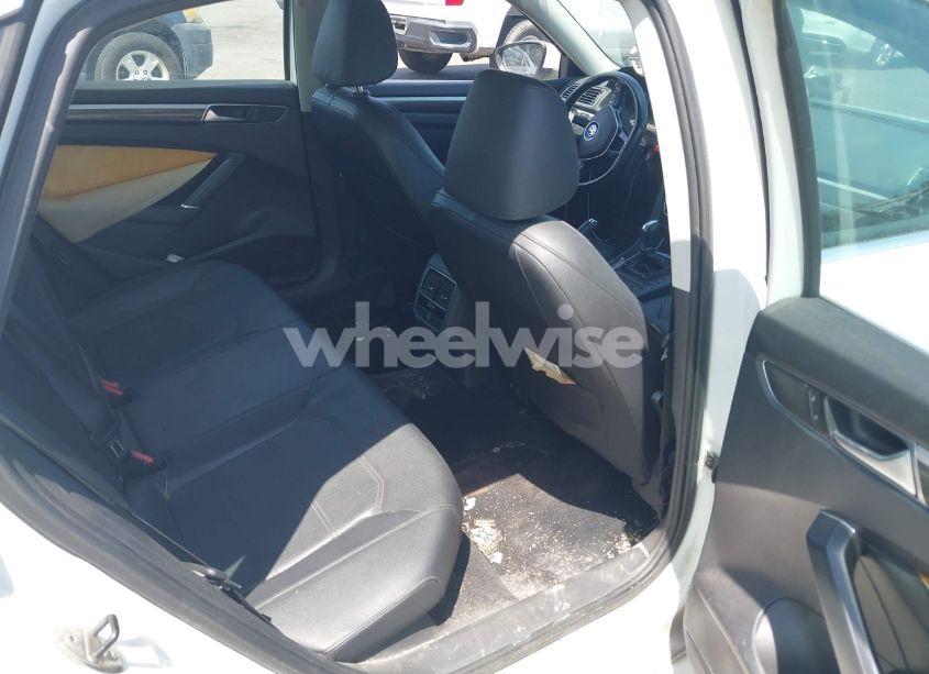 Photo 8 of 2017 Volkswagen Passat 1.8T SE (VIN 1VWBT7A38HC019341)