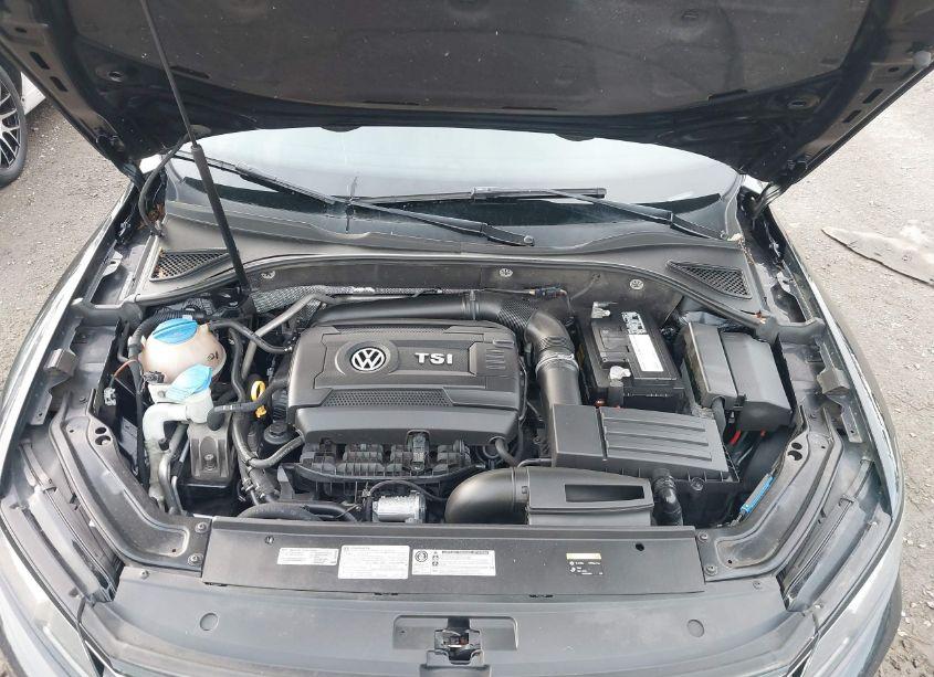 Photo 10 of 2017 Volkswagen Passat 1.8T SE (VIN 1VWBT7A38HC024765)