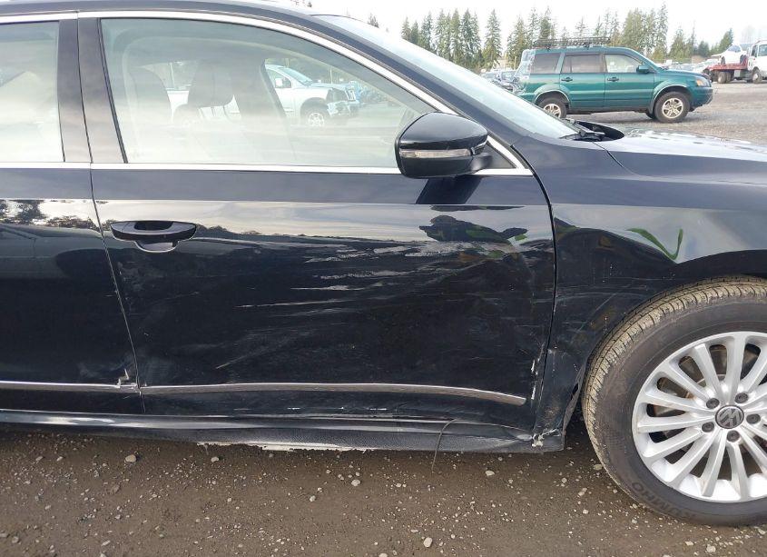 Photo 6 of 2017 Volkswagen Passat 1.8T SE (VIN 1VWBT7A38HC024765)