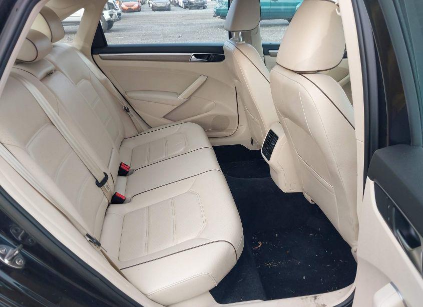 Photo 8 of 2017 Volkswagen Passat 1.8T SE (VIN 1VWBT7A38HC024765)