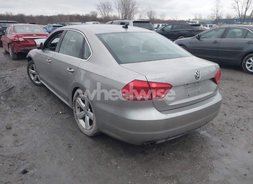 Photo 3 of 2014 Volkswagen Passat 1.8T SE (VIN 1VWBT7A39EC049704)