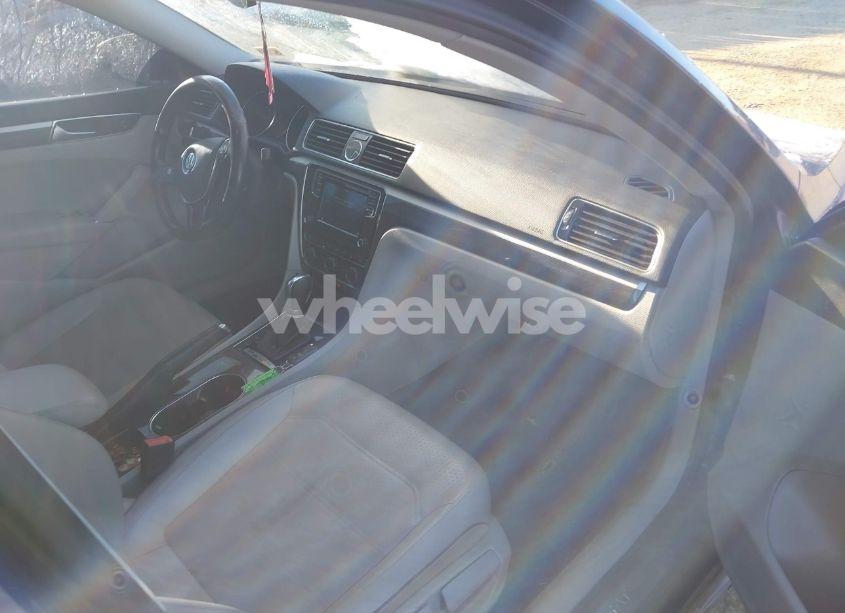 Photo 5 of 2016 Volkswagen Passat 1.8T SE (VIN 1VWBT7A39GC004202)