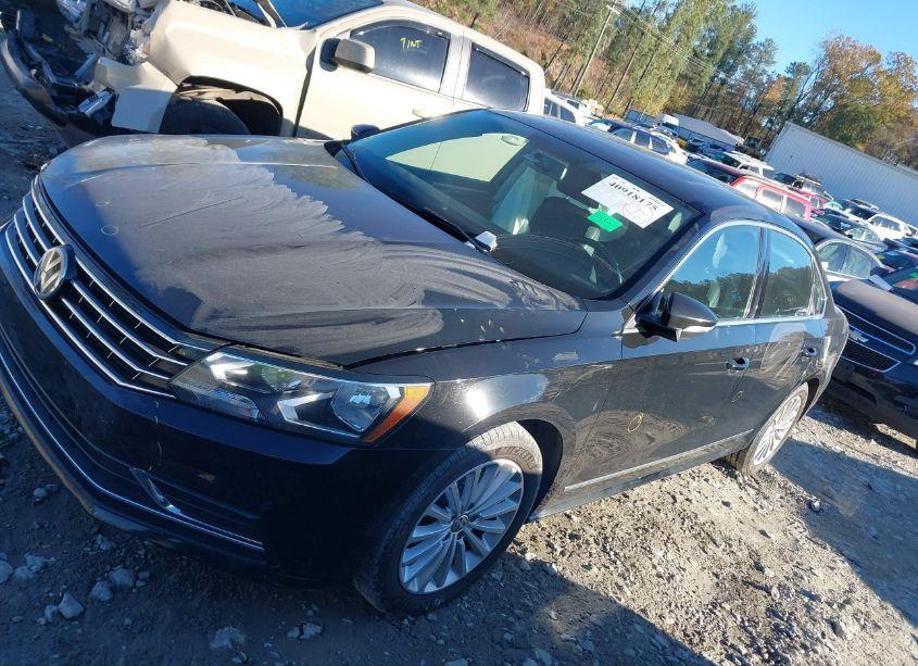 Photo 14 of 2016 Volkswagen Passat 1.8T SE (VIN 1VWBT7A39GC007861)