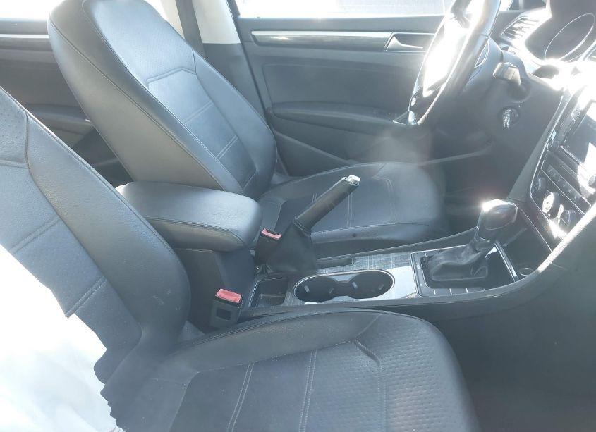 Photo 5 of 2016 Volkswagen Passat 1.8T SE (VIN 1VWBT7A39GC007861)