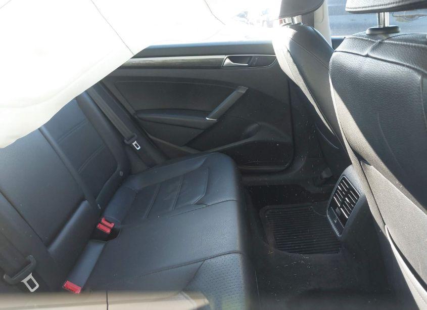 Photo 8 of 2016 Volkswagen Passat 1.8T SE (VIN 1VWBT7A39GC007861)