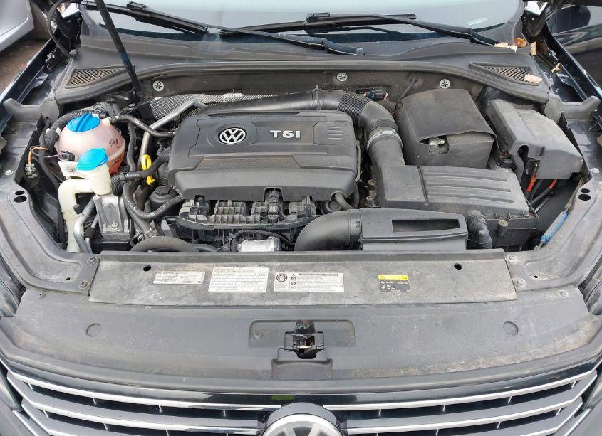 Photo 10 of 2016 Volkswagen Passat 1.8T SE (VIN 1VWBT7A39GC011456)