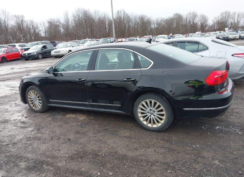 Photo 14 of 2016 Volkswagen Passat 1.8T SE (VIN 1VWBT7A39GC011456)