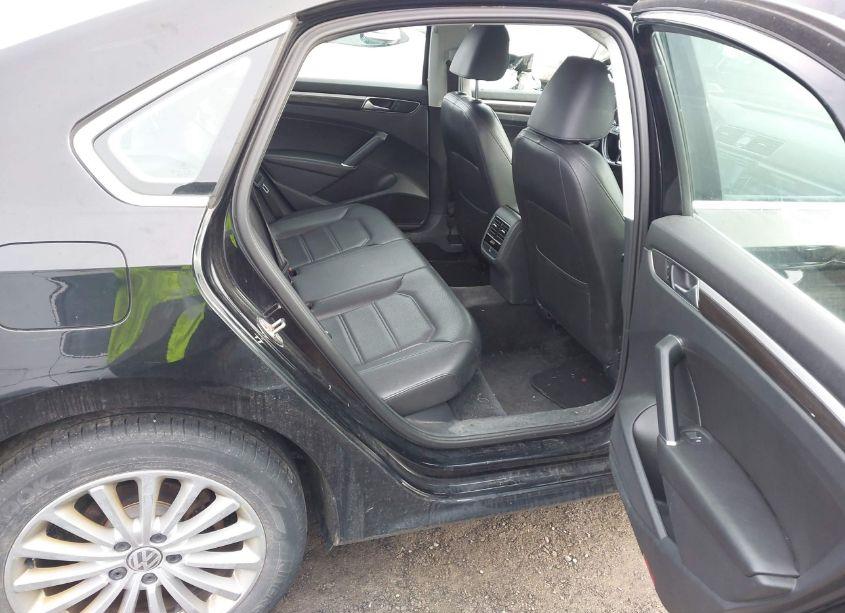 Photo 8 of 2016 Volkswagen Passat 1.8T SE (VIN 1VWBT7A39GC011456)