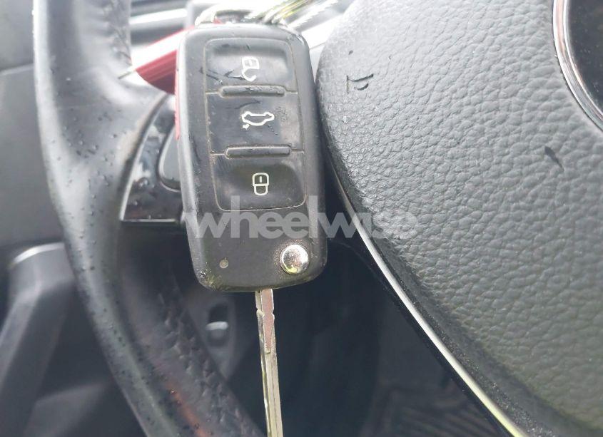 Photo 11 of 2016 Volkswagen Passat 1.8T SE (VIN 1VWBT7A39GC029231)