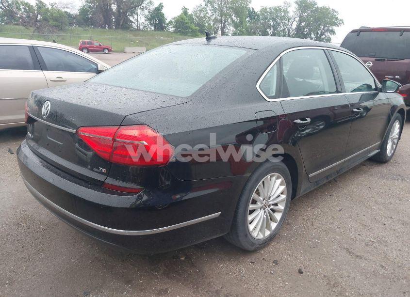 Photo 4 of 2016 Volkswagen Passat 1.8T SE (VIN 1VWBT7A39GC029231)