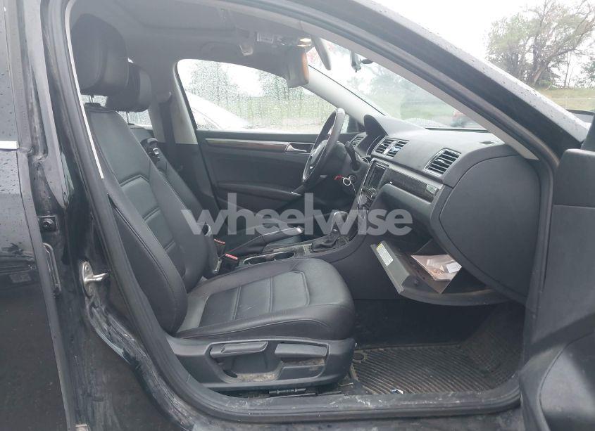 Photo 5 of 2016 Volkswagen Passat 1.8T SE (VIN 1VWBT7A39GC029231)