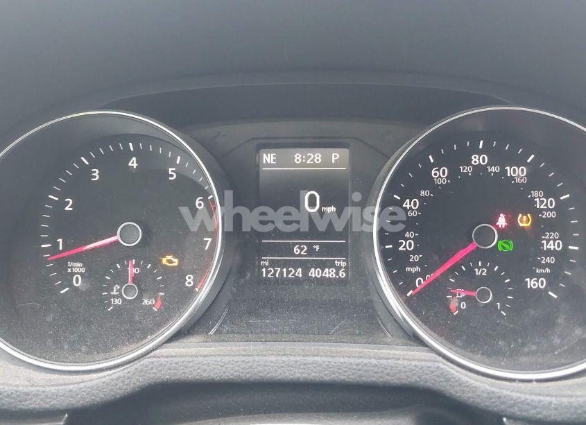 Photo 7 of 2016 Volkswagen Passat 1.8T SE (VIN 1VWBT7A39GC029231)