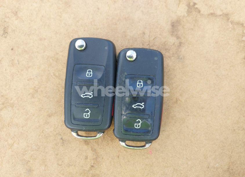 Photo 11 of 2016 Volkswagen Passat 1.8T SE (VIN 1VWBT7A39GC069860)