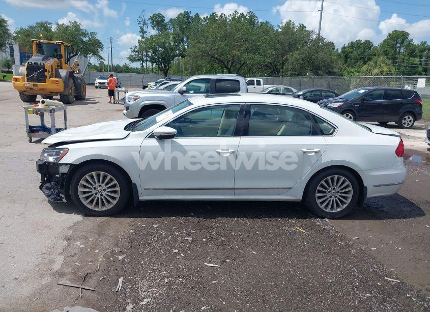 Photo 14 of 2016 Volkswagen Passat 1.8T SE (VIN 1VWBT7A39GC069860)