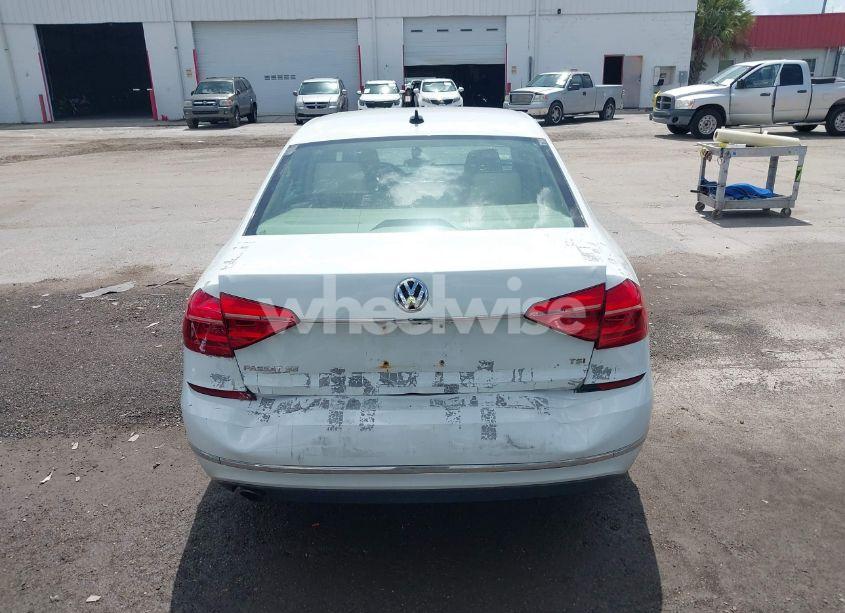Photo 16 of 2016 Volkswagen Passat 1.8T SE (VIN 1VWBT7A39GC069860)