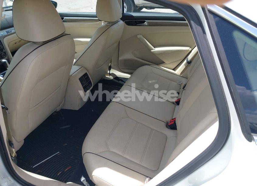 Photo 8 of 2016 Volkswagen Passat 1.8T SE (VIN 1VWBT7A39GC069860)
