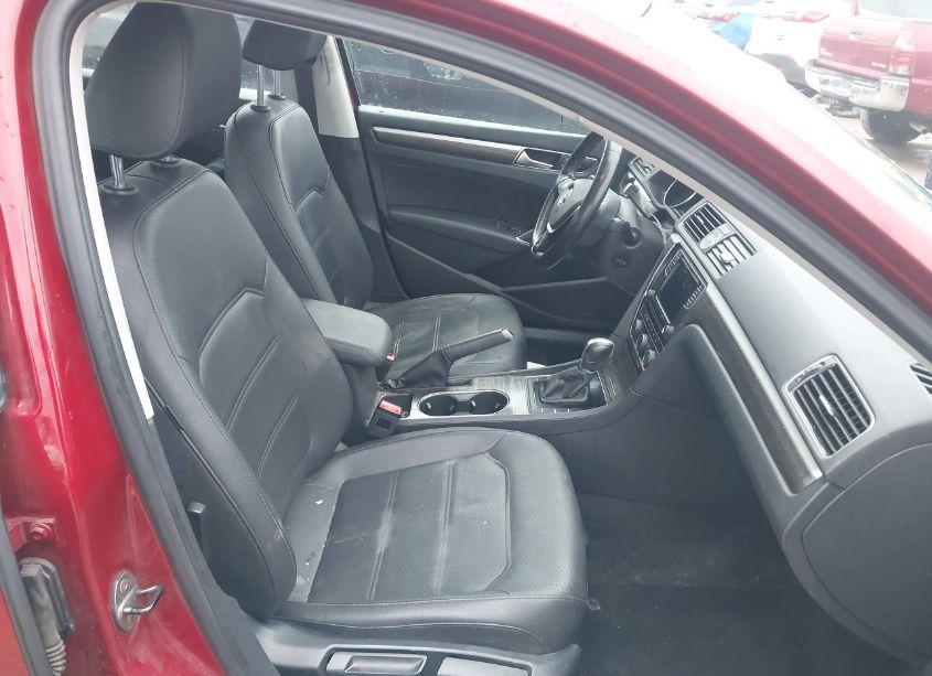 Photo 5 of 2017 Volkswagen Passat 1.8T SE (VIN 1VWBT7A39HC003522)