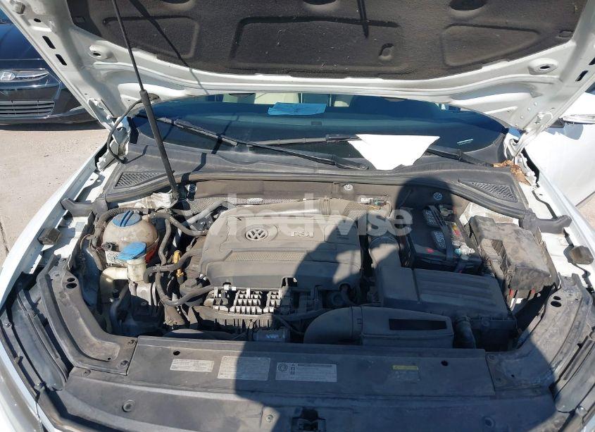 Photo 10 of 2017 Volkswagen Passat 1.8T SE (VIN 1VWBT7A39HC006355)