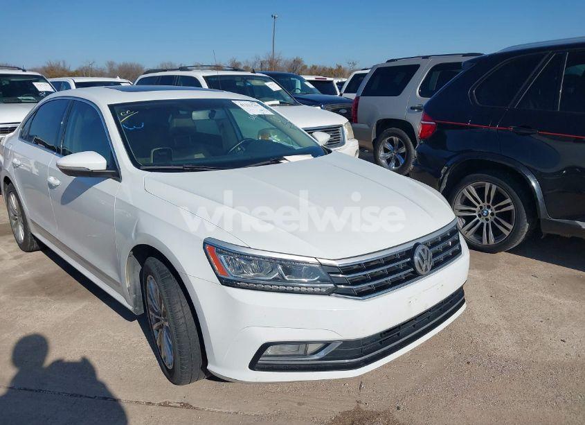 Photo 6 of 2017 Volkswagen Passat 1.8T SE (VIN 1VWBT7A39HC006355)