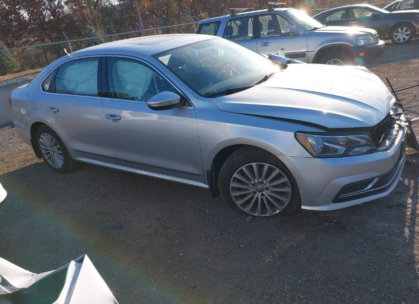 Photo 13 of 2017 Volkswagen Passat 1.8T SE (VIN 1VWBT7A39HC011216)