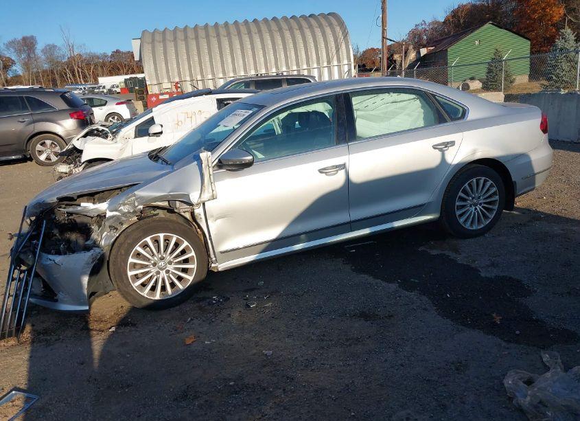 Photo 14 of 2017 Volkswagen Passat 1.8T SE (VIN 1VWBT7A39HC011216)