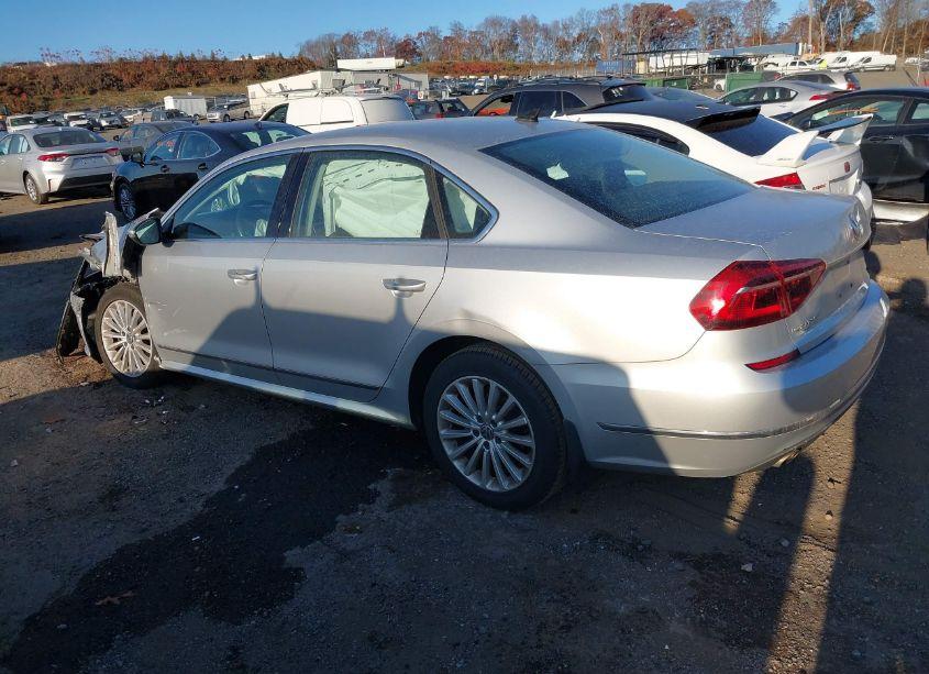 Photo 3 of 2017 Volkswagen Passat 1.8T SE (VIN 1VWBT7A39HC011216)