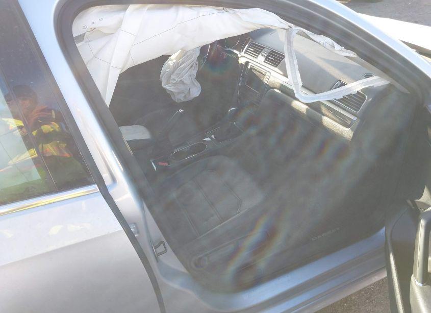 Photo 5 of 2017 Volkswagen Passat 1.8T SE (VIN 1VWBT7A39HC011216)