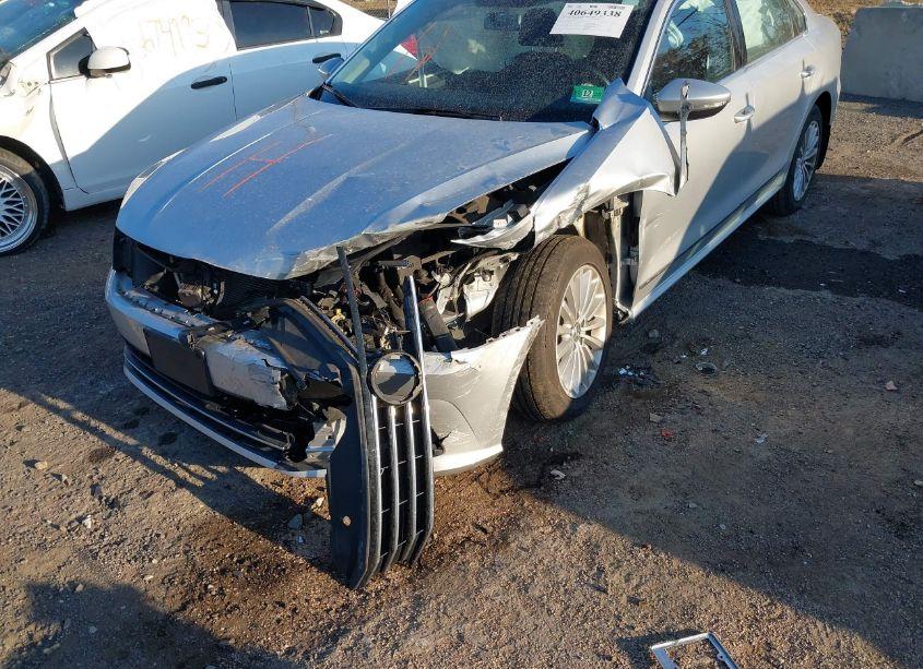 Photo 6 of 2017 Volkswagen Passat 1.8T SE (VIN 1VWBT7A39HC011216)