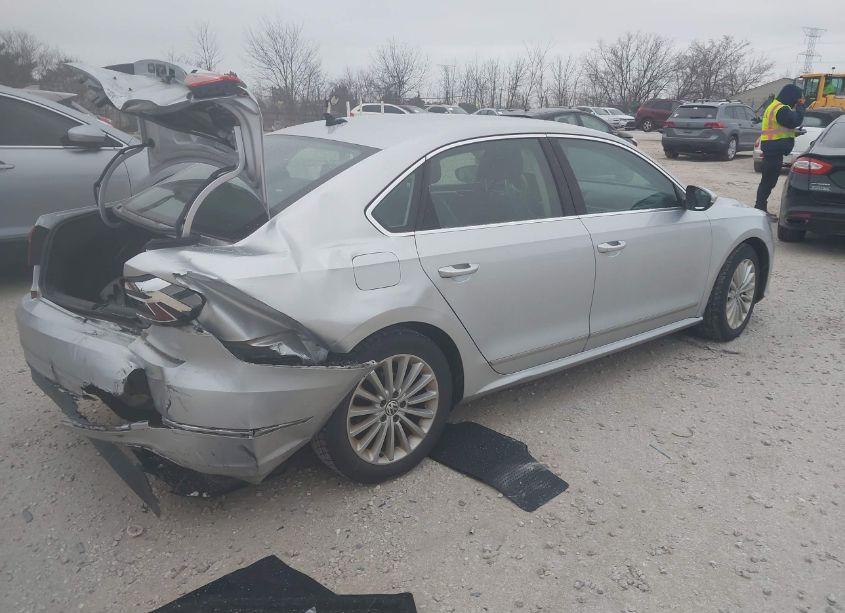 Photo 4 of 2017 Volkswagen Passat 1.8T SE (VIN 1VWBT7A39HC020126)