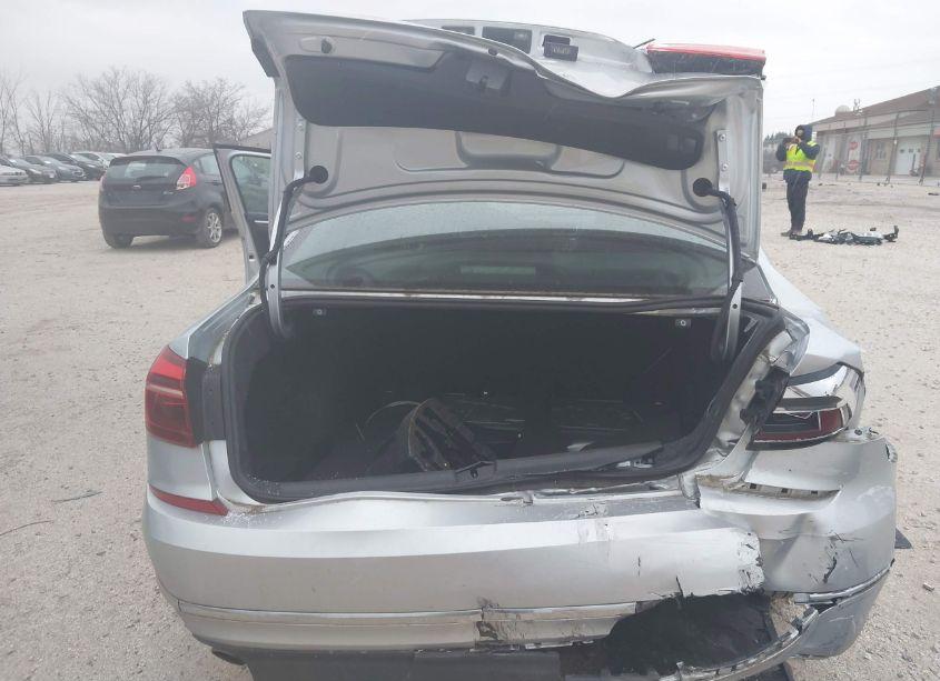 Photo 6 of 2017 Volkswagen Passat 1.8T SE (VIN 1VWBT7A39HC020126)