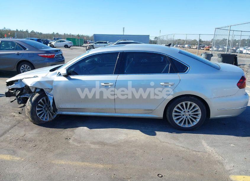 Photo 14 of 2017 Volkswagen Passat 1.8T SE (VIN 1VWBT7A39HC027965)