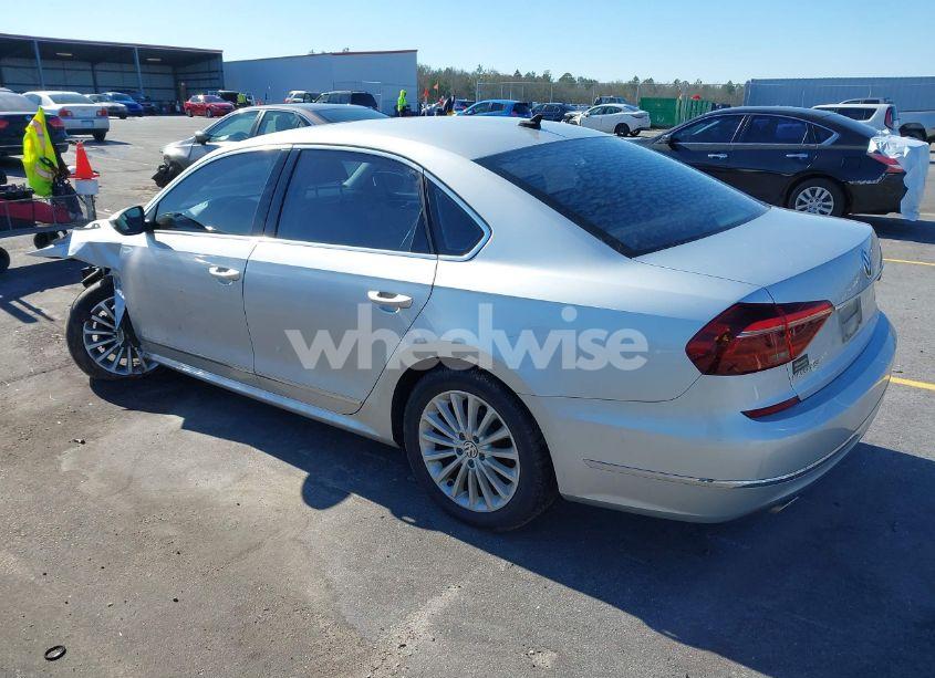 Photo 3 of 2017 Volkswagen Passat 1.8T SE (VIN 1VWBT7A39HC027965)