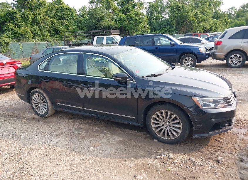 Photo 13 of 2017 Volkswagen Passat 1.8T SE (VIN 1VWBT7A39HC032213)