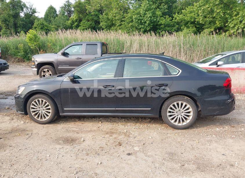 Photo 14 of 2017 Volkswagen Passat 1.8T SE (VIN 1VWBT7A39HC032213)