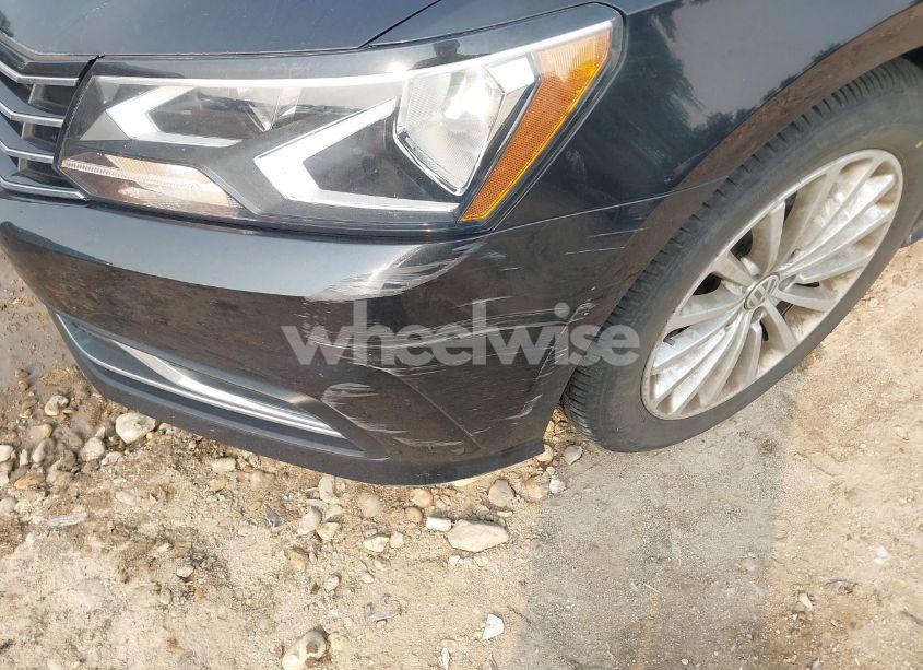 Photo 6 of 2017 Volkswagen Passat 1.8T SE (VIN 1VWBT7A39HC032213)