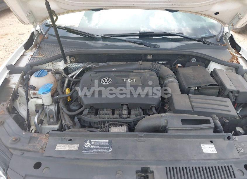 Photo 10 of 2014 Volkswagen Passat 1.8T SE/1.8T SPORT (VIN 1VWBT7A3XEC042650)