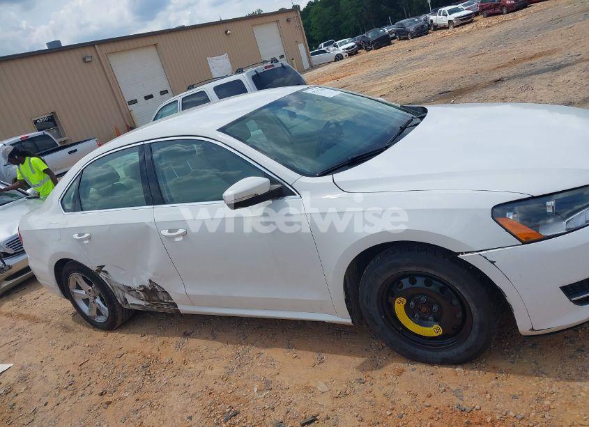 Photo 13 of 2014 Volkswagen Passat 1.8T SE/1.8T SPORT (VIN 1VWBT7A3XEC042650)