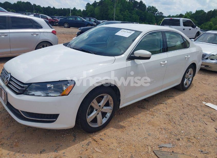 Photo 2 of 2014 Volkswagen Passat 1.8T SE/1.8T SPORT (VIN 1VWBT7A3XEC042650)