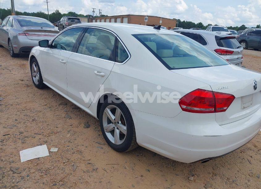 Photo 3 of 2014 Volkswagen Passat 1.8T SE/1.8T SPORT (VIN 1VWBT7A3XEC042650)